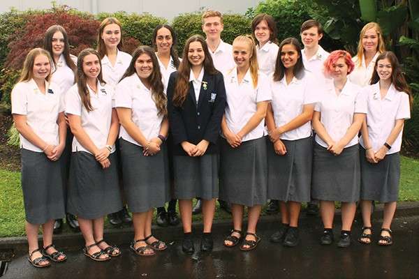 Photo Yr 11 Gold distinction medallion recipients 2016