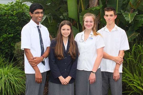 Photo Yr 12 Gold distinction medallion recipients 2016